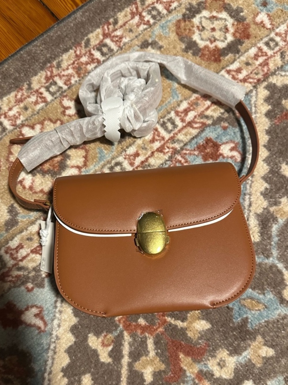 3/$25 ✨ Amazon Essentials Tan Crossbody Flap Bag NWT